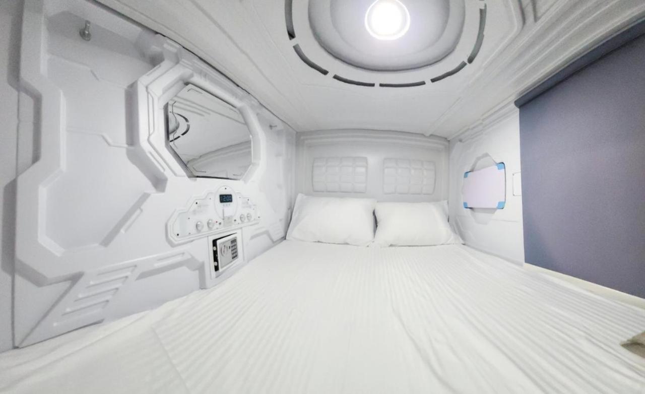 Mixed Dormitory Room,1414295978:JPEG