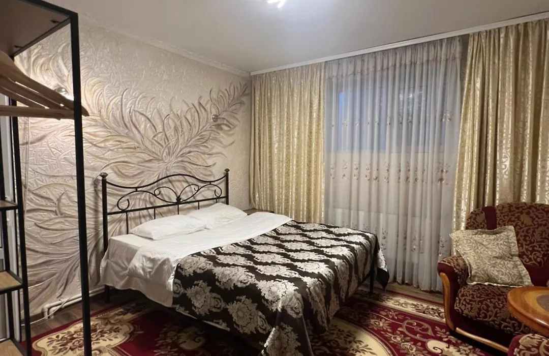 Goldenrose-1