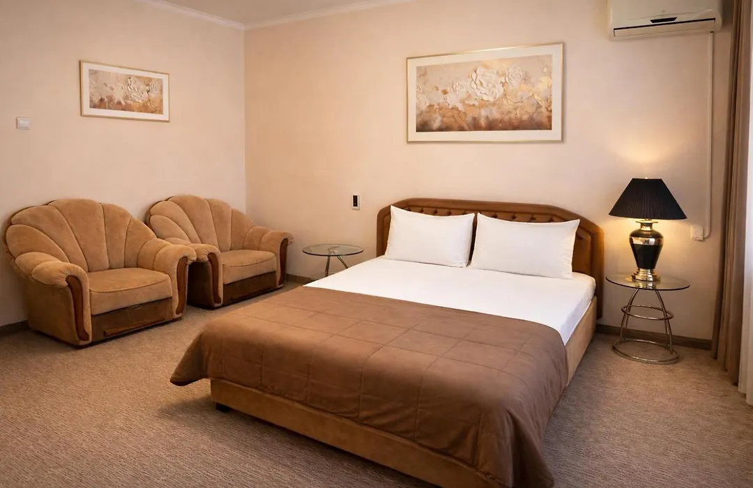 Apartment Deluxe On Moscow Avenue-1