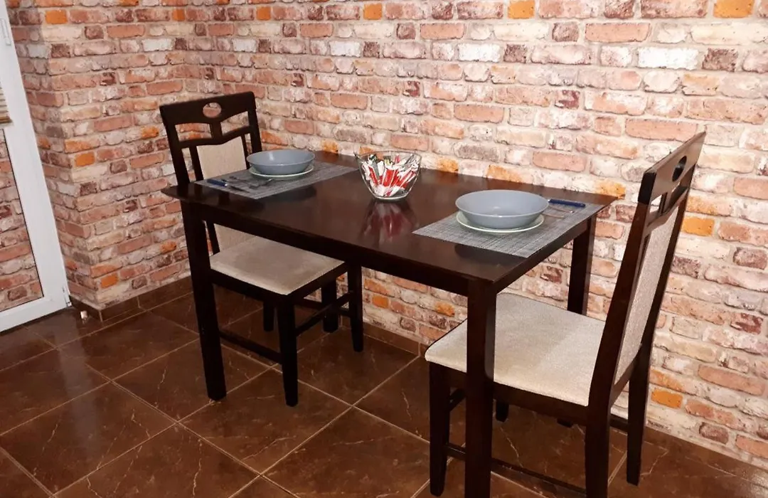 Large 2-Bedroom Apartament In The Center-1