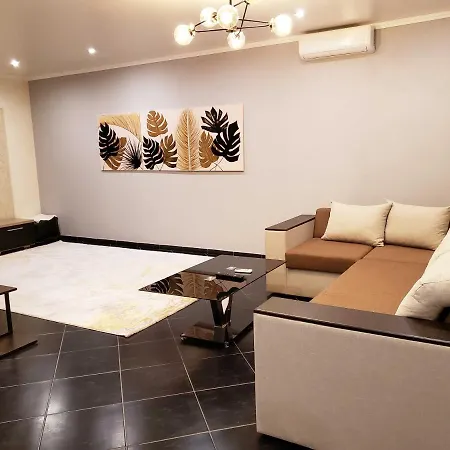 A Spacious Apartment In The Center Of Chishinau-3