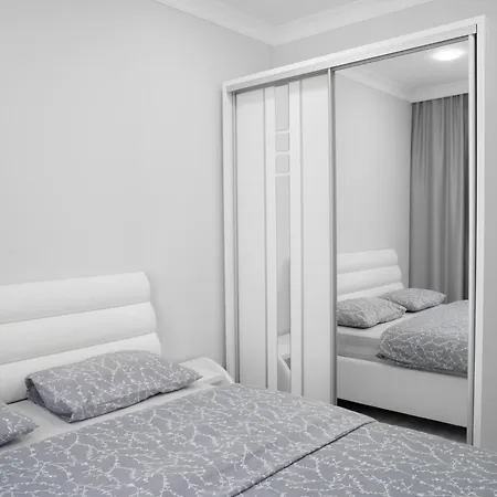 The Perfect And Luxury Apartment At Avrram Iancu-3