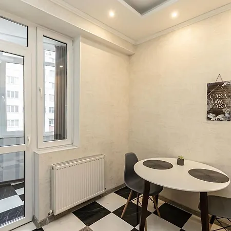 Comfort Apartment Near Center - 40 M - Fast Wifi - Self Check-In-3