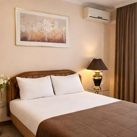 Apartment Deluxe On Moscow Avenue-2