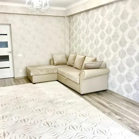 Center Apartment On Albisoara Street-3